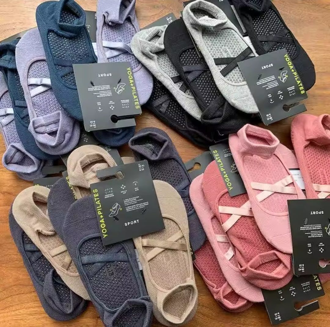 Non-Slip Pole Dance & Yoga Grip Socks – 2 Pairs with Ballet Straps for Comfort, Stability & Style